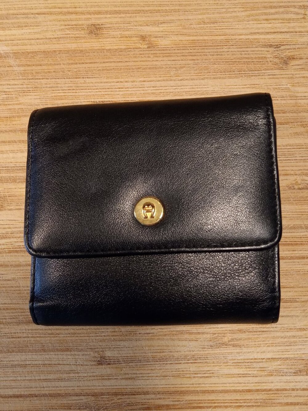 Etienne Aigner Black Leather Wallet w/coin pocket - like new!